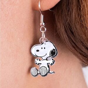 Tatty Devine x Snoopy Hug Earrings